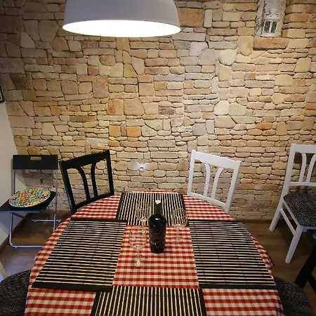 The Brickwall Place Apartman Zadar