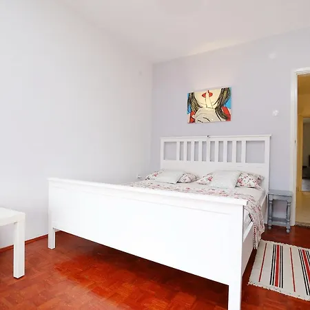 Apartman The Brickwall Place